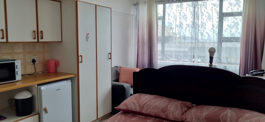 1 Bedroom Property for Sale in Quigney Eastern Cape